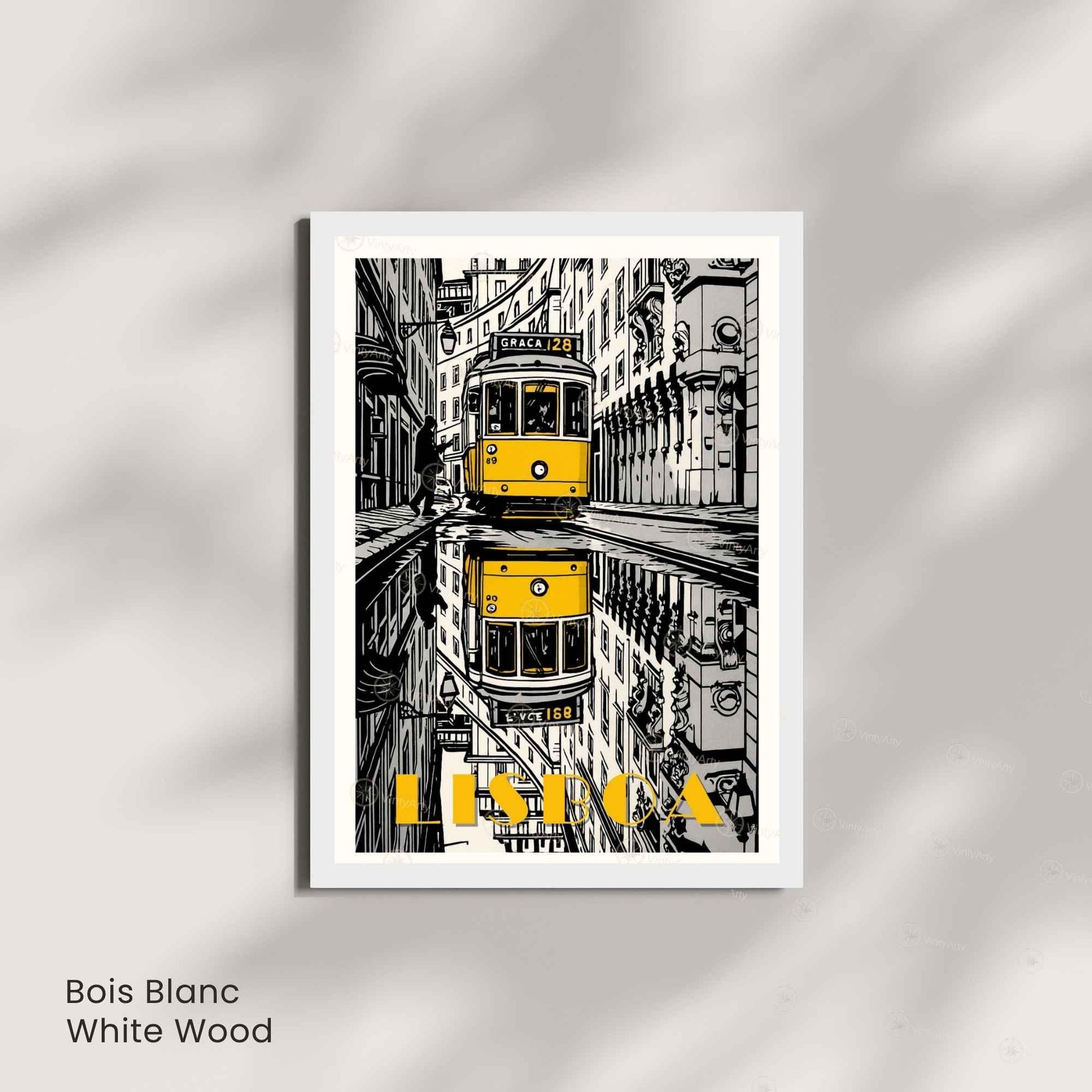 Affiche Lisbonne – Tramway jaune vintage dans les rues de Lisbonne - Affiche Lisbonne noir et blanc