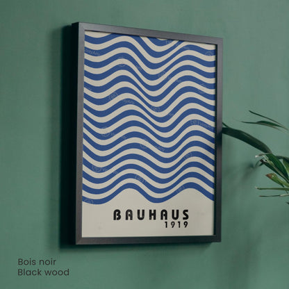 Affiche Bauhaus 1919 – Poster graphique vagues bleues, style moderniste minimaliste, décoration murale design