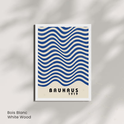 Affiche Bauhaus 1919 – Poster graphique vagues bleues, style moderniste minimaliste, décoration murale design