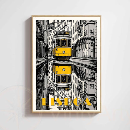 Affiche Lisbonne – Tramway jaune vintage dans les rues de Lisbonne - Affiche Lisbonne noir et blanc