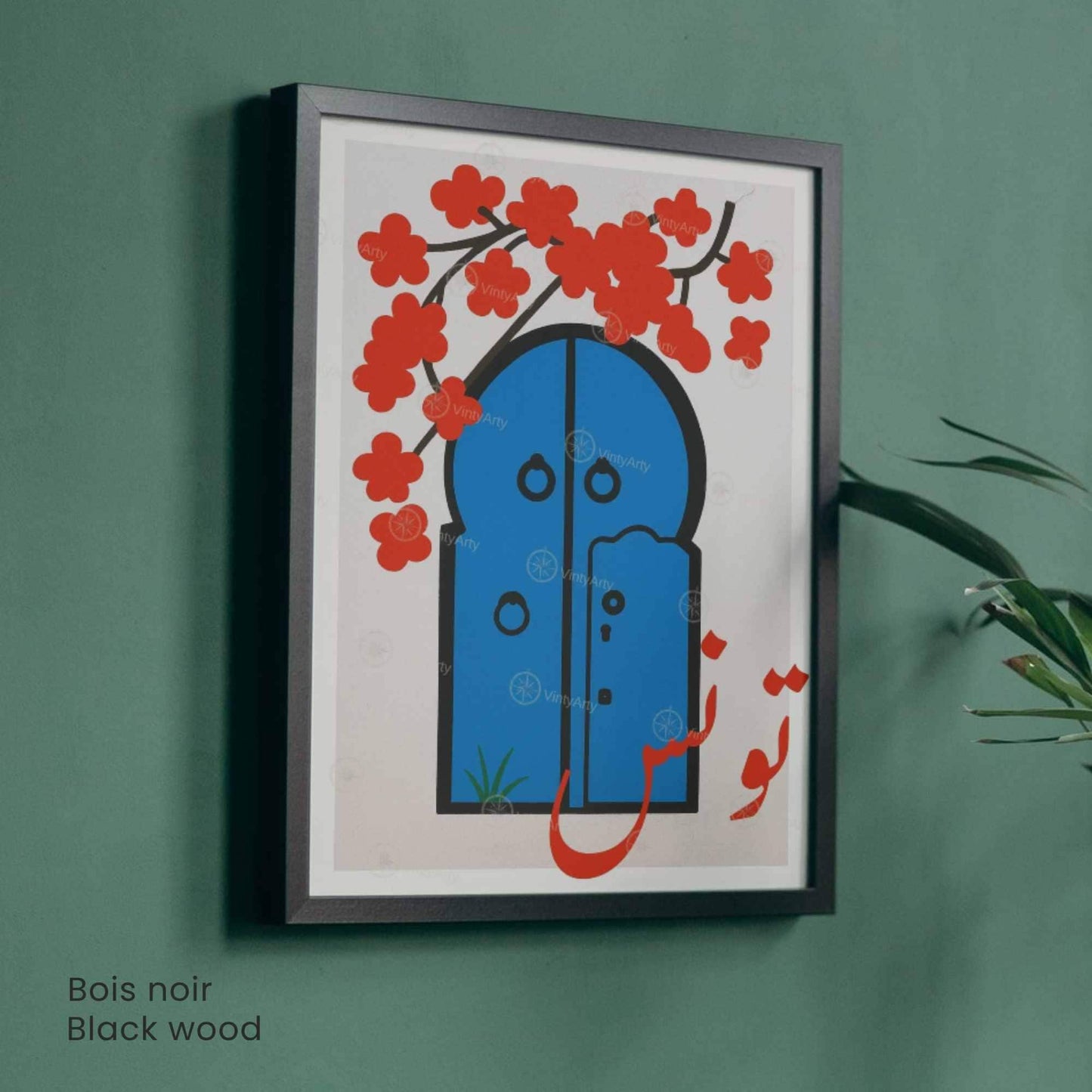 Affiche Tunis – Porte Bleue et Fleurs Rouges | Art Minimaliste Arabe & Décoration Murale Tunisienne
