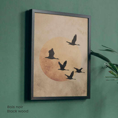 Affiche Japonaise – L’Envol du Soir | Poster Minimaliste Japonais | Grues et Lune Dorée | Art Zen et Wabi-Sabi