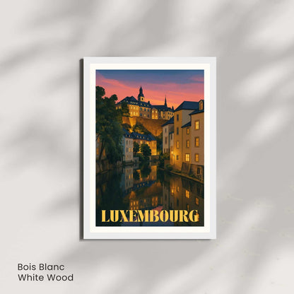 Affiche Luxembourg Nuit – Poster vintage du Grund et de la vieille ville illuminée