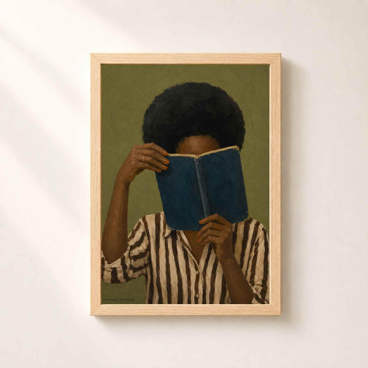 Affiche femme lisant un livre bleu, peinture contemporaine, Collection Quiet Rituals