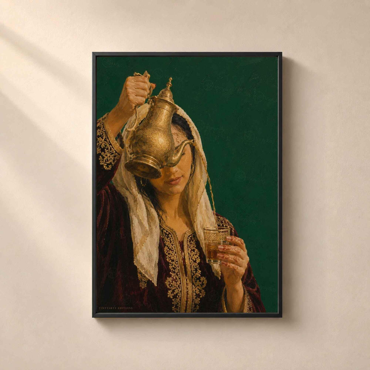 Affiche Art Algérien, Femme au Karakou Servant le Thé à la Menthe, Collection Quiet Rituals