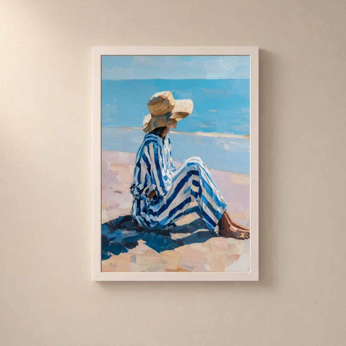 Affiche femme assise plage, art mural peinture impressionniste, portrait bord de mer bleu