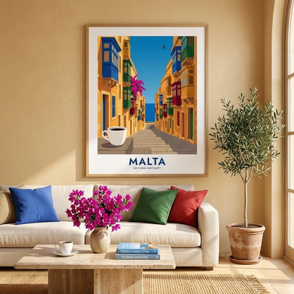 Affiche Malte La Valette balcons colorés, poster ruelle et mer, art mural jaune méditerranéen
