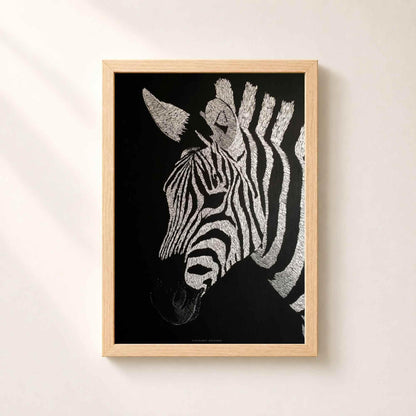 Affiche zèbre noir et blanc, art mural portrait animal, dessin au trait fond noir