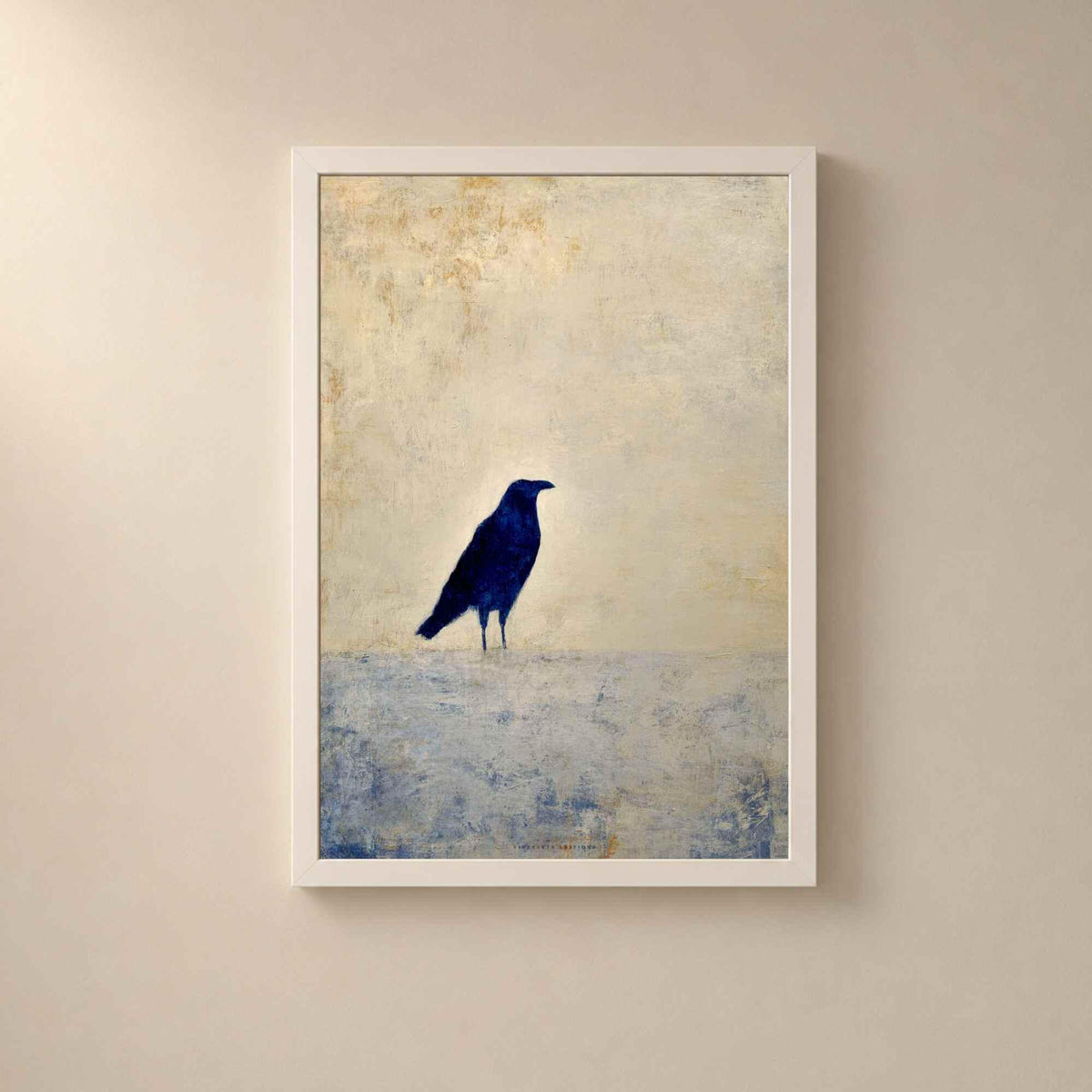 Affiche corbeau bleu, art mural peinture minimaliste, oiseau solitaire fond crème patiné