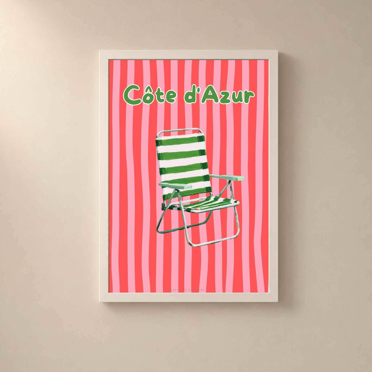 Affiche Côte d’Azur, chaise de plage rétro, décoration murale Riviera française