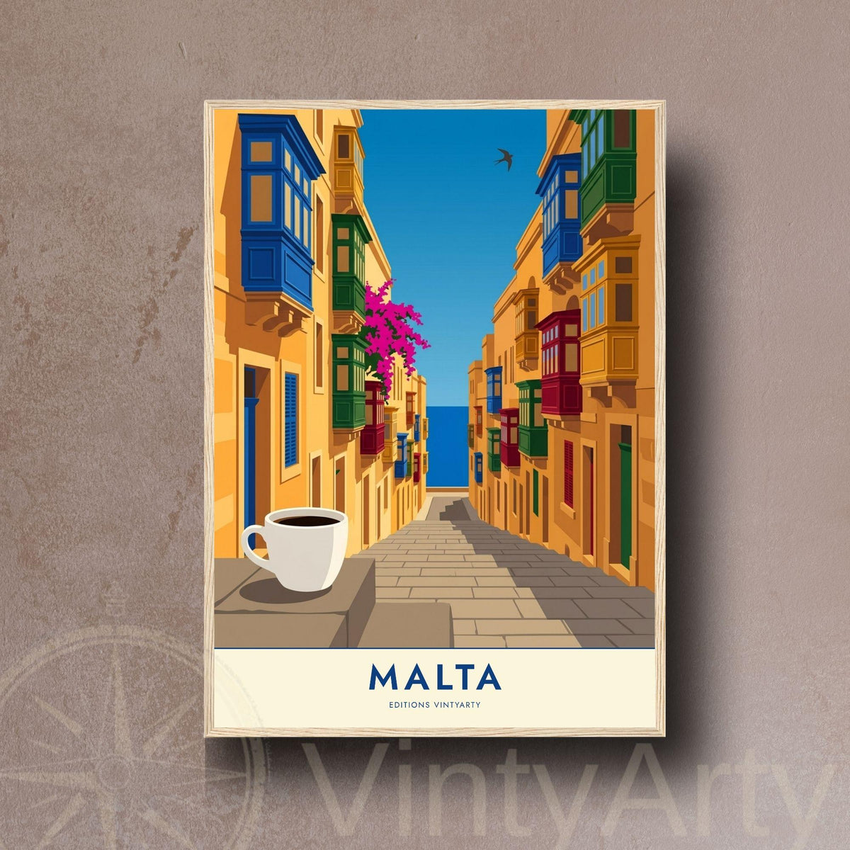 Affiche Malte La Valette balcons colorés, poster ruelle et mer, art mural jaune méditerranéen