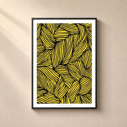 Affiche abstraite de feuilles entrelacées à l'encre noire sur fond jaune vif, chaque forme remplie de traits parallèles serrés dont la direction change d'une feuille à l'autre, trait irrégulier aux pleins et déliés visibles.