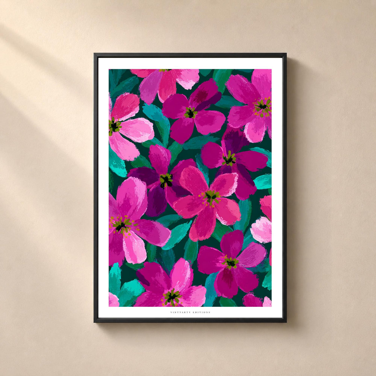 Affiche fleurs roses fond vert sombre, art floral fuchsia et turquoise, décoration murale colorée