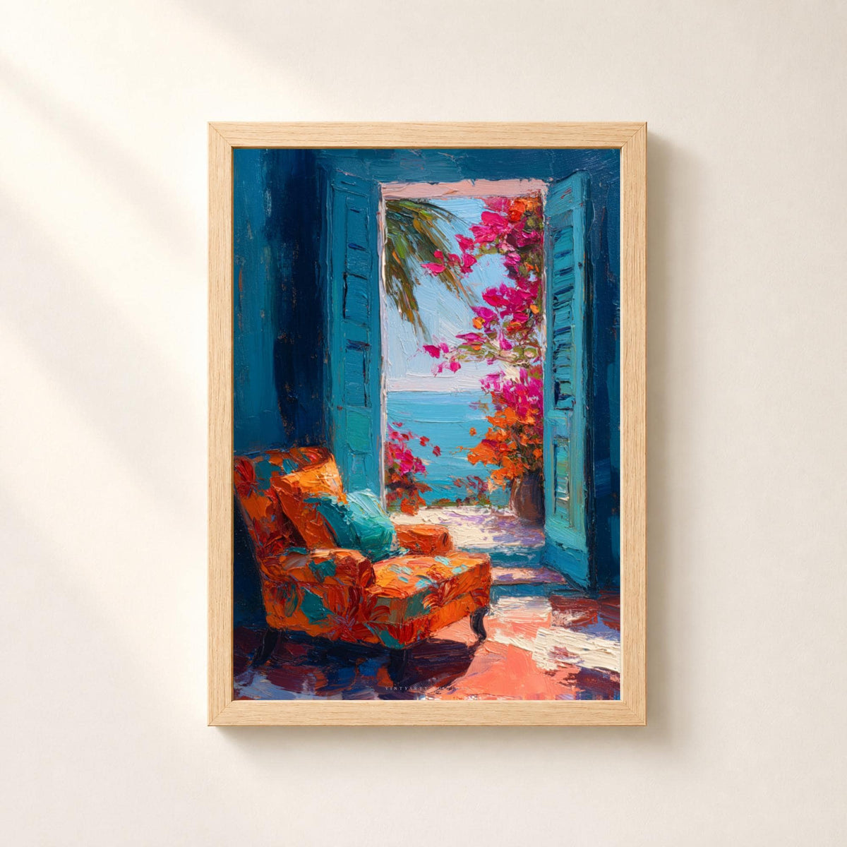 Affiche fenêtre méditerranéenne, intérieur bleu avec vue mer, fauteuil orange et bougainvilliers