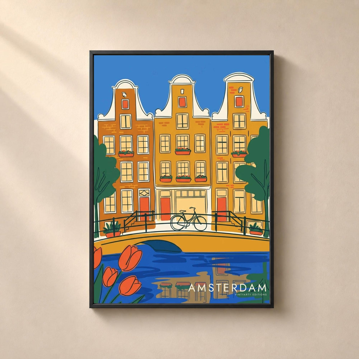 Affiche Amsterdam, maisons du canal, vélo et tulipes, illustration colorée, décoration murale voyage